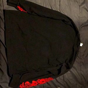 Long sleeve shirt with Red Design